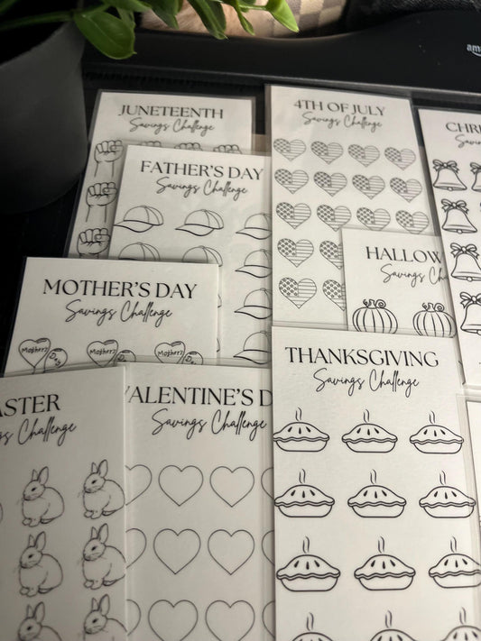 Holiday Savings Tracker Black/white